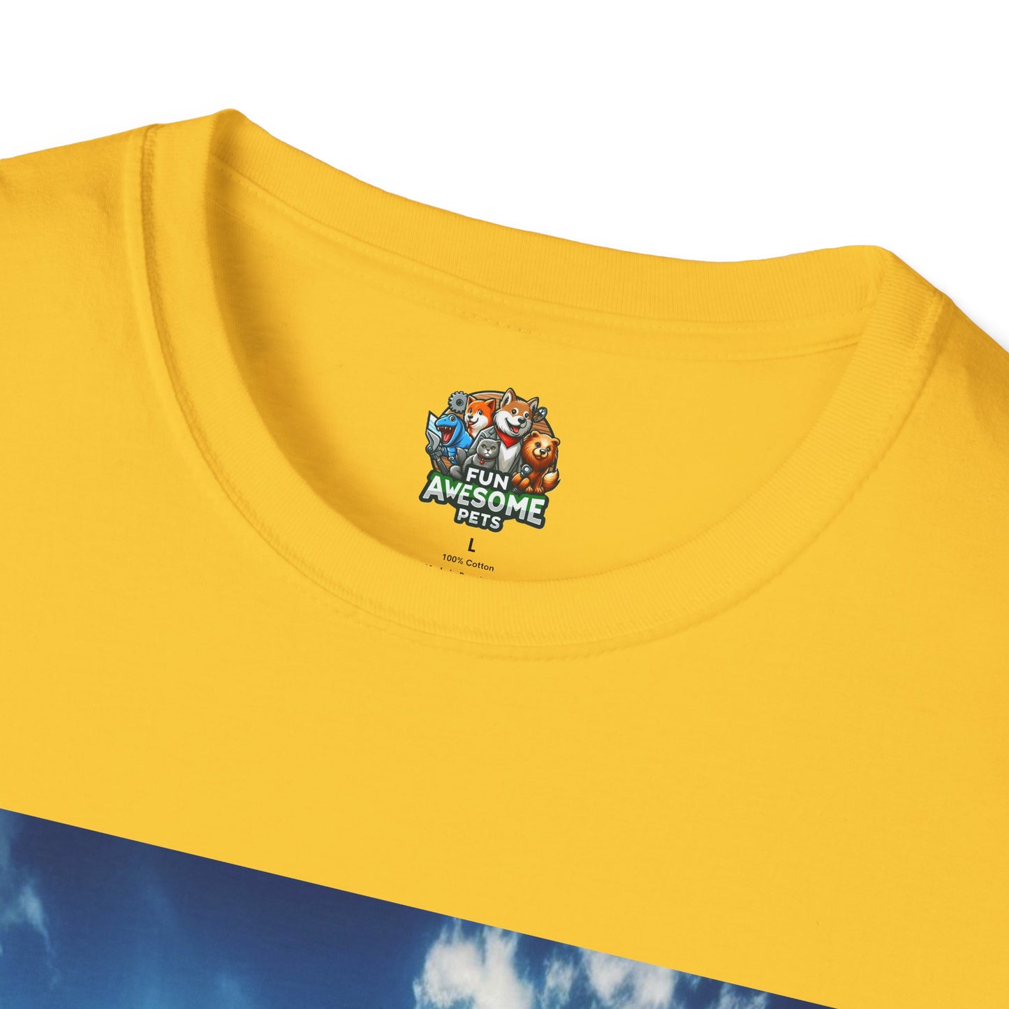Bird flying into sun T-shirt